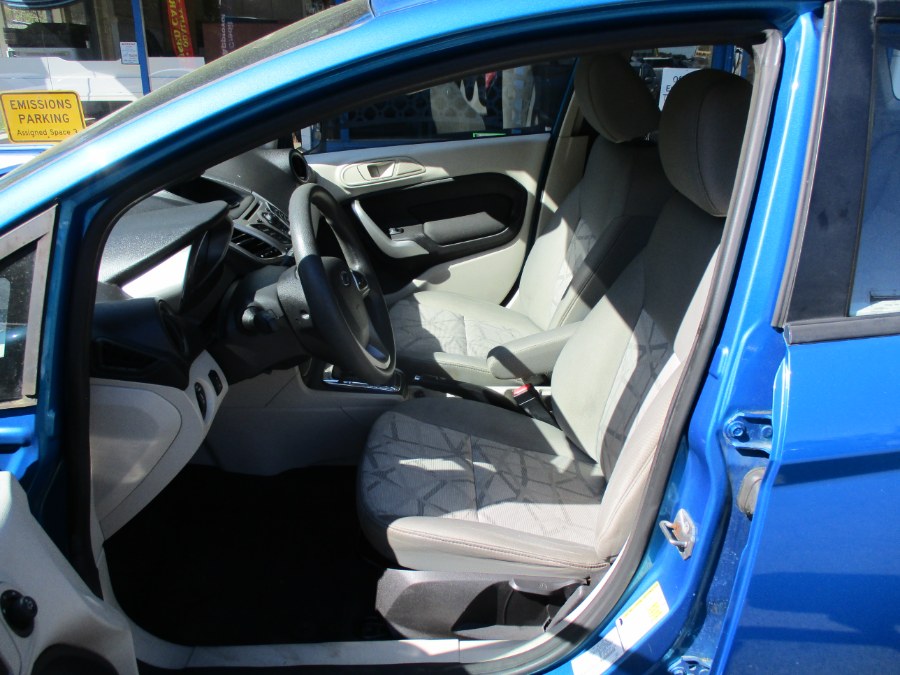 2013 Ford Fiesta 4dr Sdn SE, available for sale in Meriden, Connecticut | Cos Central Auto. Meriden, Connecticut 2013 Ford Fiesta 4dr Sdn SE, available for sale in Meriden, Connecticut | Cos Central Auto. Meriden, Connecticut