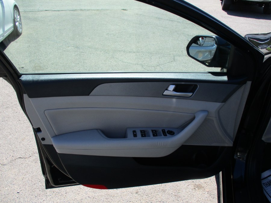 2016 Hyundai Sonata Hybrid 4dr Sdn SE, available for sale in Meriden, Connecticut | Cos Central Auto. Meriden, Connecticut 2016 Hyundai Sonata Hybrid 4dr Sdn SE, available for sale in Meriden, Connecticut | Cos Central Auto. Meriden, Connecticut