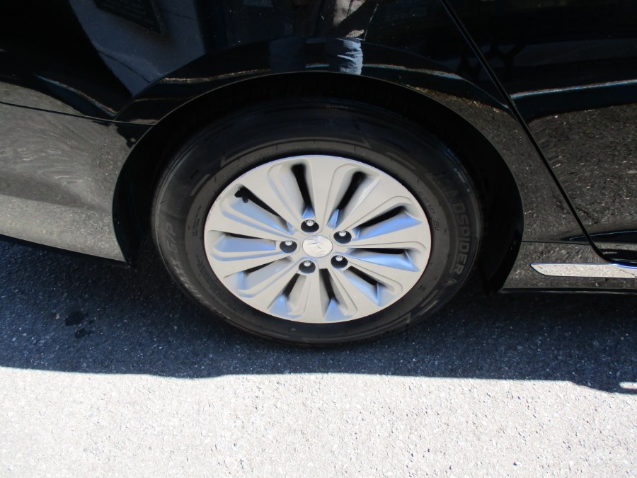2016 Hyundai Sonata Hybrid 4dr Sdn SE, available for sale in Meriden, Connecticut | Cos Central Auto. Meriden, Connecticut 2016 Hyundai Sonata Hybrid 4dr Sdn SE, available for sale in Meriden, Connecticut | Cos Central Auto. Meriden, Connecticut