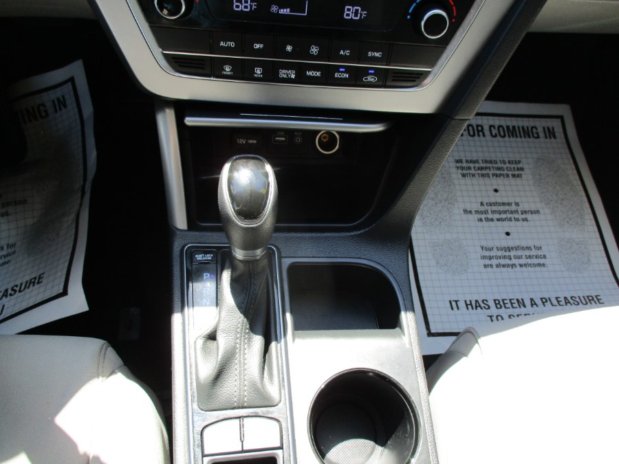 2016 Hyundai Sonata Hybrid 4dr Sdn SE, available for sale in Meriden, Connecticut | Cos Central Auto. Meriden, Connecticut 2016 Hyundai Sonata Hybrid 4dr Sdn SE, available for sale in Meriden, Connecticut | Cos Central Auto. Meriden, Connecticut