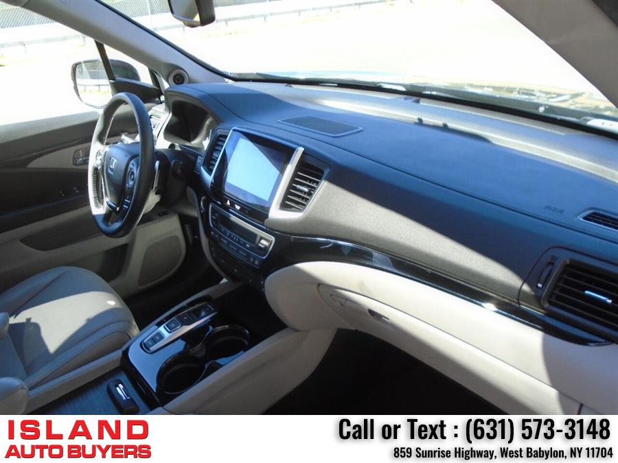 2016 Honda Pilot Elite AWD 4dr SUV, available for sale in West Babylon, New York | Island Auto Buyers. West Babylon, New York 2016 Honda Pilot Elite AWD 4dr SUV, available for sale in West Babylon, New York | Island Auto Buyers. West Babylon, New York