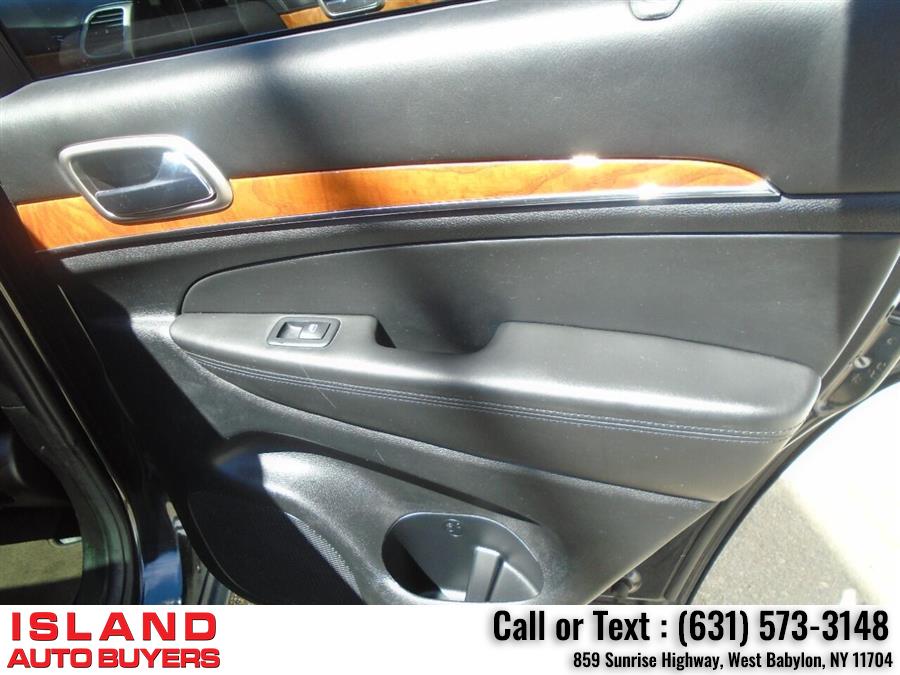 2013 Jeep Grand Cherokee Overland 4x4 4dr SUV, available for sale in West Babylon, New York | Island Auto Buyers. West Babylon, New York 2013 Jeep Grand Cherokee Overland 4x4 4dr SUV, available for sale in West Babylon, New York | Island Auto Buyers. West Babylon, New York
