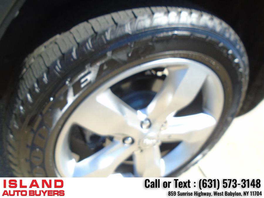 2013 Jeep Grand Cherokee Overland 4x4 4dr SUV, available for sale in West Babylon, New York | Island Auto Buyers. West Babylon, New York 2013 Jeep Grand Cherokee Overland 4x4 4dr SUV, available for sale in West Babylon, New York | Island Auto Buyers. West Babylon, New York