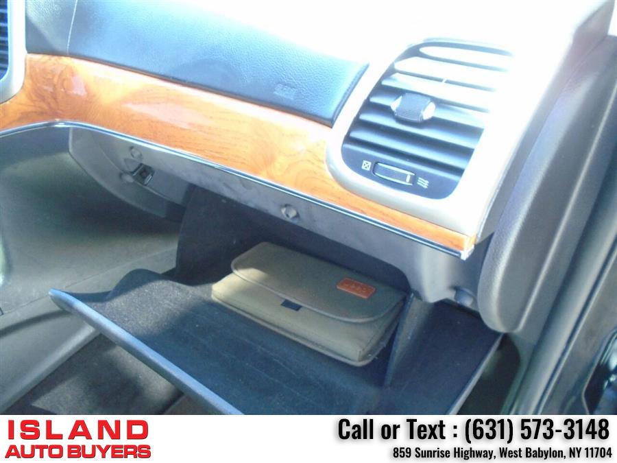 2013 Jeep Grand Cherokee Overland 4x4 4dr SUV, available for sale in West Babylon, New York | Island Auto Buyers. West Babylon, New York 2013 Jeep Grand Cherokee Overland 4x4 4dr SUV, available for sale in West Babylon, New York | Island Auto Buyers. West Babylon, New York