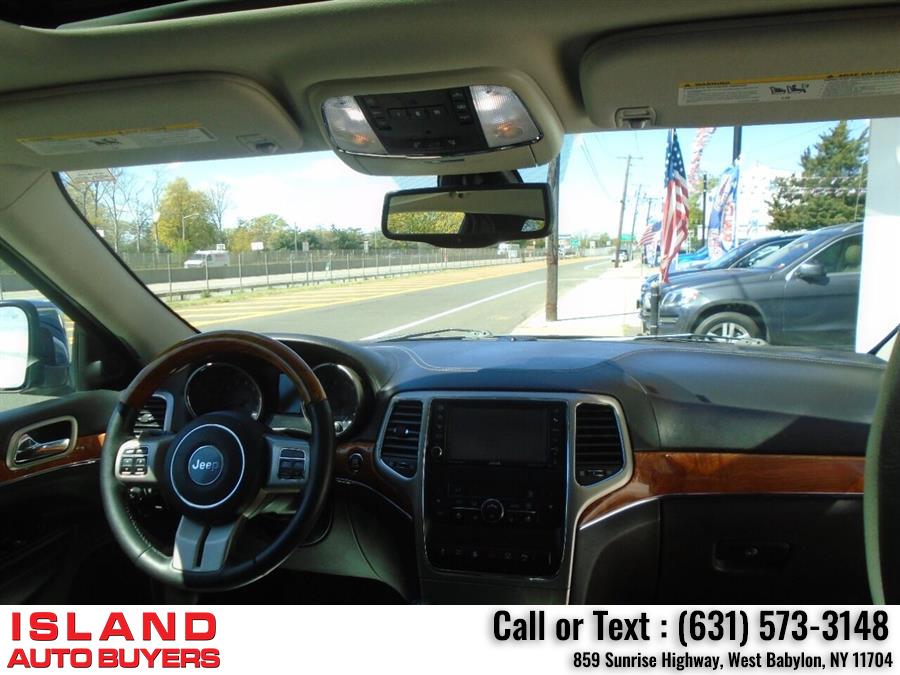 2013 Jeep Grand Cherokee Overland 4x4 4dr SUV, available for sale in West Babylon, New York | Island Auto Buyers. West Babylon, New York 2013 Jeep Grand Cherokee Overland 4x4 4dr SUV, available for sale in West Babylon, New York | Island Auto Buyers. West Babylon, New York