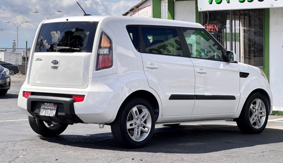 2011 Kia Soul 5dr Wgn Auto +, available for sale in Corona, California | Green Light Auto. Corona, California 2011 Kia Soul 5dr Wgn Auto +, available for sale in Corona, California | Green Light Auto. Corona, California