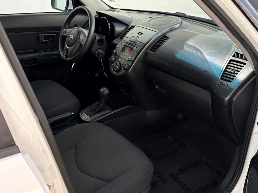 2011 Kia Soul 5dr Wgn Auto +, available for sale in Corona, California | Green Light Auto. Corona, California 2011 Kia Soul 5dr Wgn Auto +, available for sale in Corona, California | Green Light Auto. Corona, California