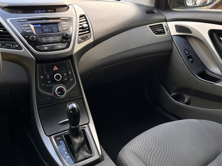 2015 Hyundai Elantra 4dr Sdn Man SE (Alabama Plant), available for sale in Corona, California | Green Light Auto. Corona, California 2015 Hyundai Elantra 4dr Sdn Man SE (Alabama Plant), available for sale in Corona, California | Green Light Auto. Corona, California