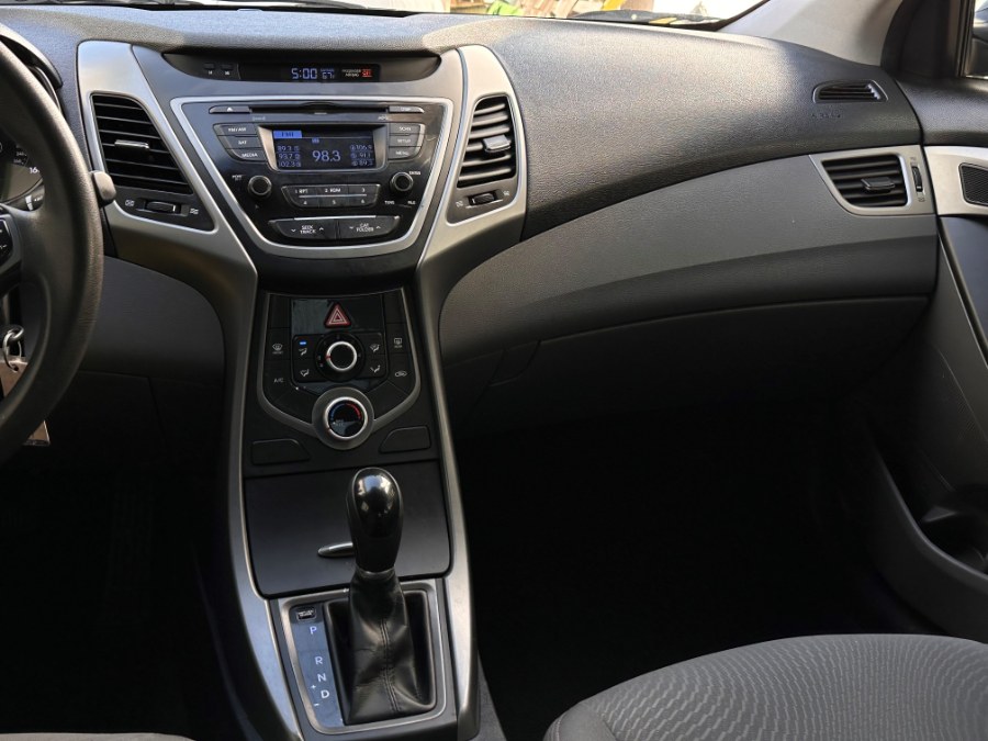 2015 Hyundai Elantra 4dr Sdn Man SE (Alabama Plant), available for sale in Corona, California | Green Light Auto. Corona, California 2015 Hyundai Elantra 4dr Sdn Man SE (Alabama Plant), available for sale in Corona, California | Green Light Auto. Corona, California