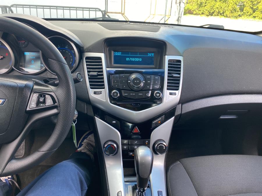 2016 Chevrolet Cruze Limited 4dr Sdn Auto LT w/1LT, available for sale in Milford, Connecticut | Dealertown Auto Wholesalers. Milford, Connecticut 2016 Chevrolet Cruze Limited 4dr Sdn Auto LT w/1LT, available for sale in Milford, Connecticut | Dealertown Auto Wholesalers. Milford, Connecticut