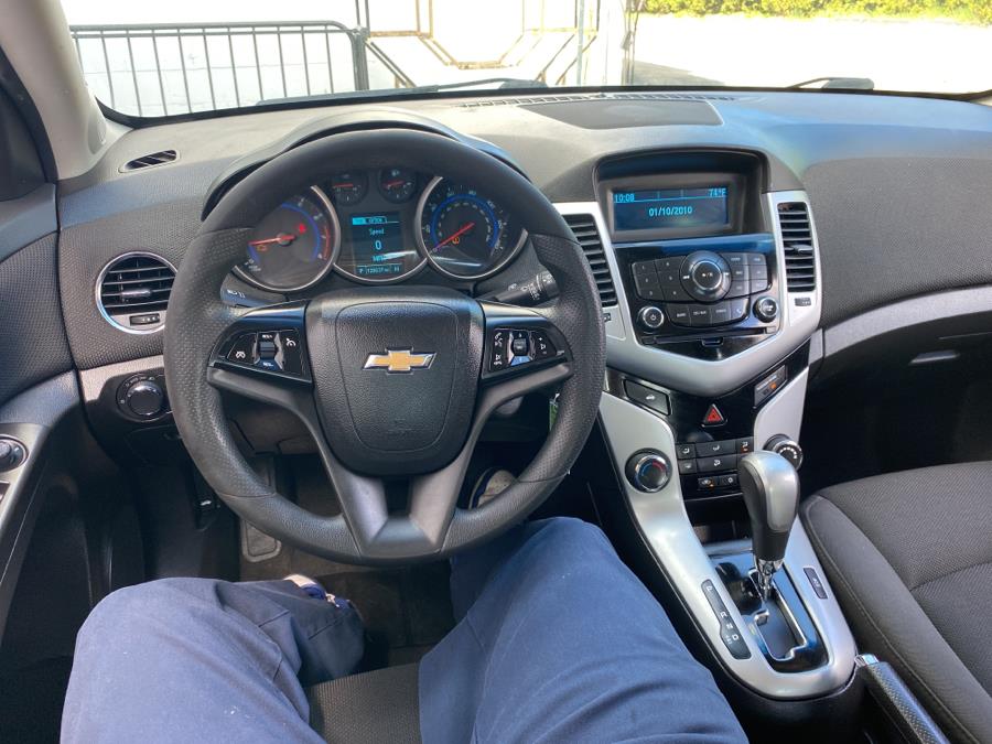2016 Chevrolet Cruze Limited 4dr Sdn Auto LT w/1LT, available for sale in Milford, Connecticut | Dealertown Auto Wholesalers. Milford, Connecticut 2016 Chevrolet Cruze Limited 4dr Sdn Auto LT w/1LT, available for sale in Milford, Connecticut | Dealertown Auto Wholesalers. Milford, Connecticut