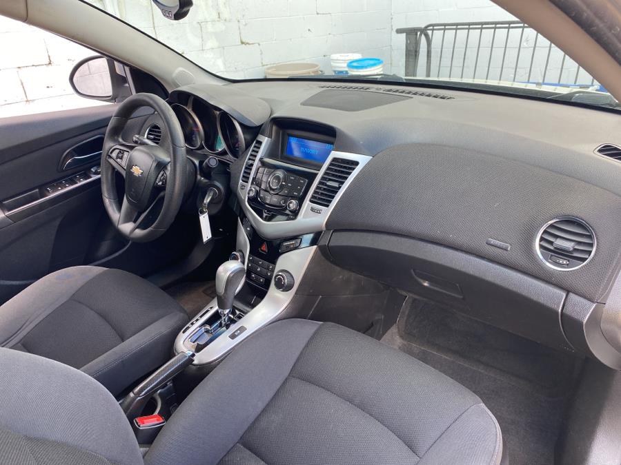 2016 Chevrolet Cruze Limited 4dr Sdn Auto LT w/1LT, available for sale in Milford, Connecticut | Dealertown Auto Wholesalers. Milford, Connecticut 2016 Chevrolet Cruze Limited 4dr Sdn Auto LT w/1LT, available for sale in Milford, Connecticut | Dealertown Auto Wholesalers. Milford, Connecticut