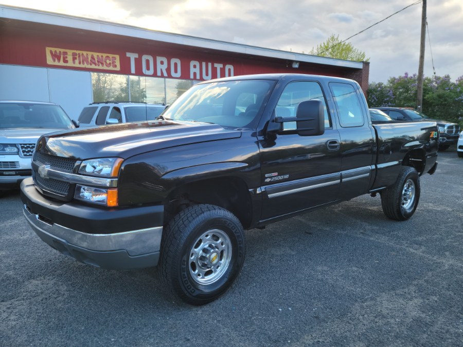 2005 Chevrolet Silverado 2500HD LS 4WD 6.6 Duramax Diesel Extended Cab, available for sale in East Windsor, Connecticut | Toro Auto. East Windsor, Connecticut