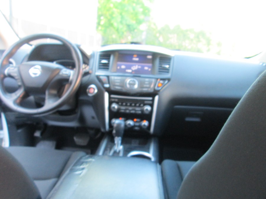 2018 Nissan Pathfinder 4x4 SV, available for sale in Massapequa, New York | South Shore Auto Brokers & Sales. Massapequa, New York 2018 Nissan Pathfinder 4x4 SV, available for sale in Massapequa, New York | South Shore Auto Brokers & Sales. Massapequa, New York