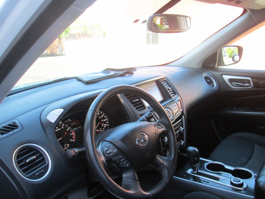 2018 Nissan Pathfinder 4x4 SV, available for sale in Massapequa, New York | South Shore Auto Brokers & Sales. Massapequa, New York 2018 Nissan Pathfinder 4x4 SV, available for sale in Massapequa, New York | South Shore Auto Brokers & Sales. Massapequa, New York
