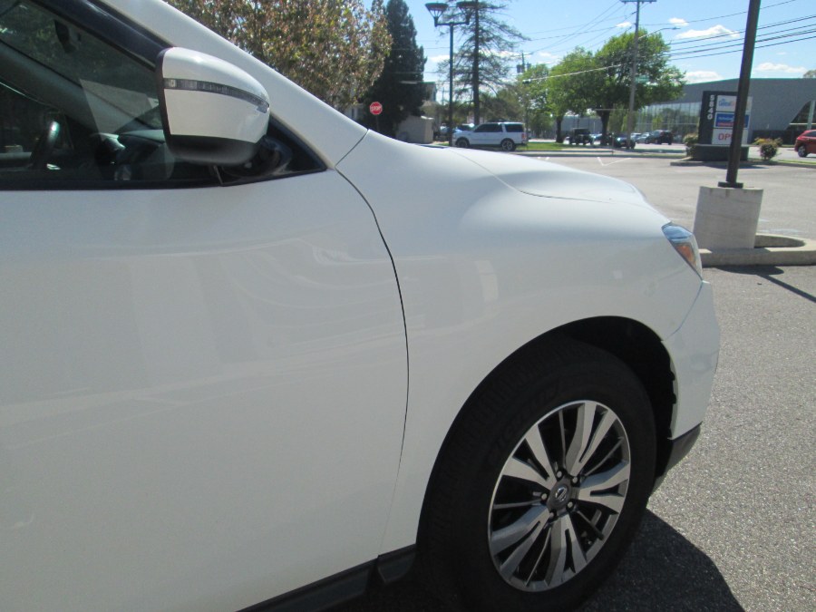 2018 Nissan Pathfinder 4x4 SV, available for sale in Massapequa, New York | South Shore Auto Brokers & Sales. Massapequa, New York 2018 Nissan Pathfinder 4x4 SV, available for sale in Massapequa, New York | South Shore Auto Brokers & Sales. Massapequa, New York