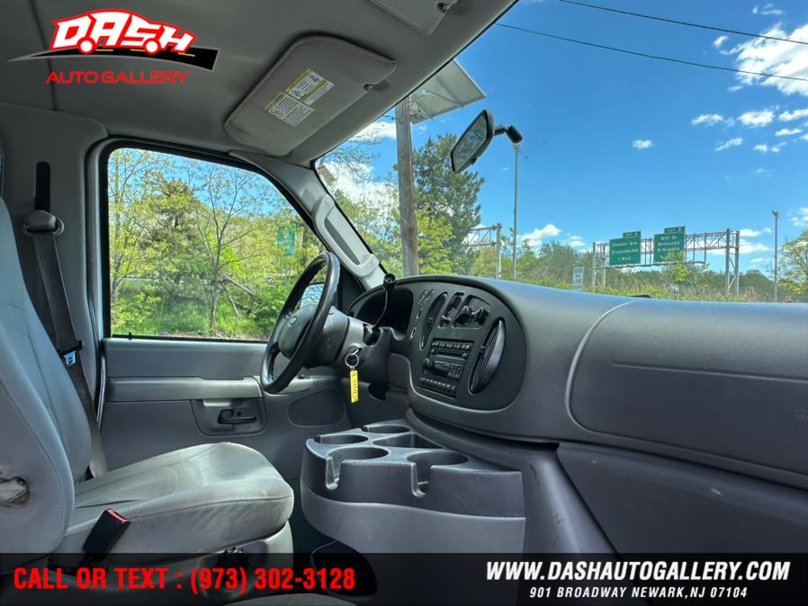 2008 Ford Econoline Wagon E-350 Super Duty XL, available for sale in Newark, New Jersey | Dash Auto Gallery Inc.. Newark, New Jersey 2008 Ford Econoline Wagon E-350 Super Duty XL, available for sale in Newark, New Jersey | Dash Auto Gallery Inc.. Newark, New Jersey