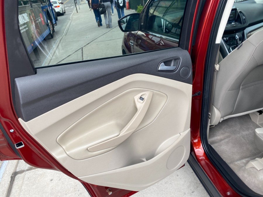 2014 Ford Escape 4WD 4dr SE, available for sale in Middle Village, New York | Middle Village Motors . Middle Village, New York 2014 Ford Escape 4WD 4dr SE, available for sale in Middle Village, New York | Middle Village Motors . Middle Village, New York