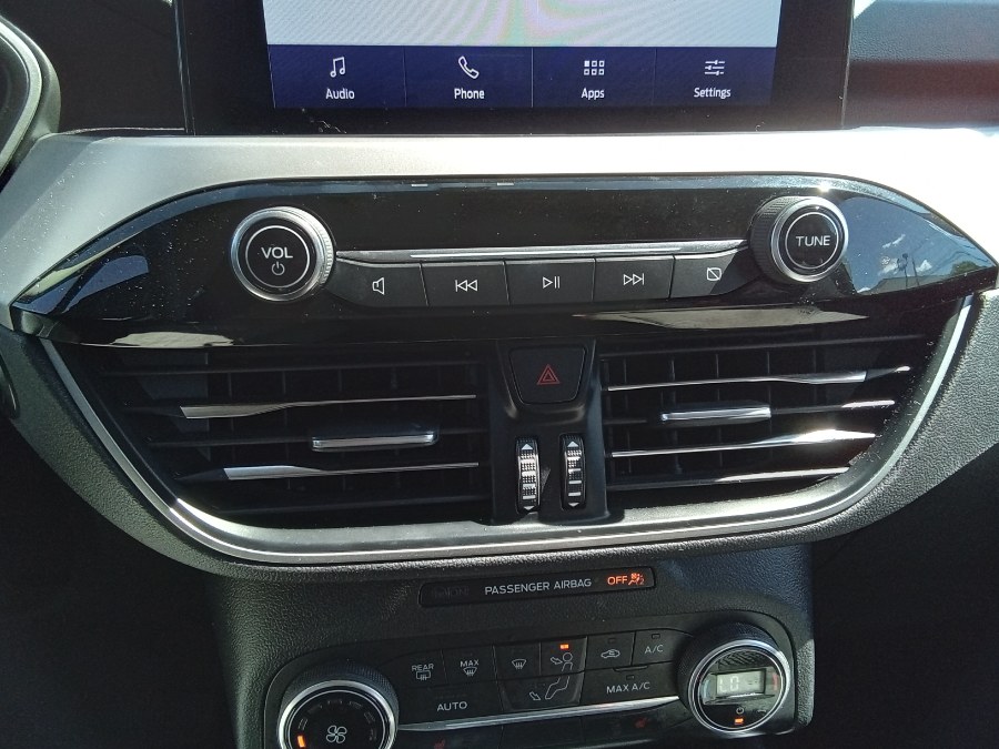 2020 Ford Escape SE AWD, available for sale in Irvington, New Jersey | NJ Used Cars Center. Irvington, New Jersey 2020 Ford Escape SE AWD, available for sale in Irvington, New Jersey | NJ Used Cars Center. Irvington, New Jersey