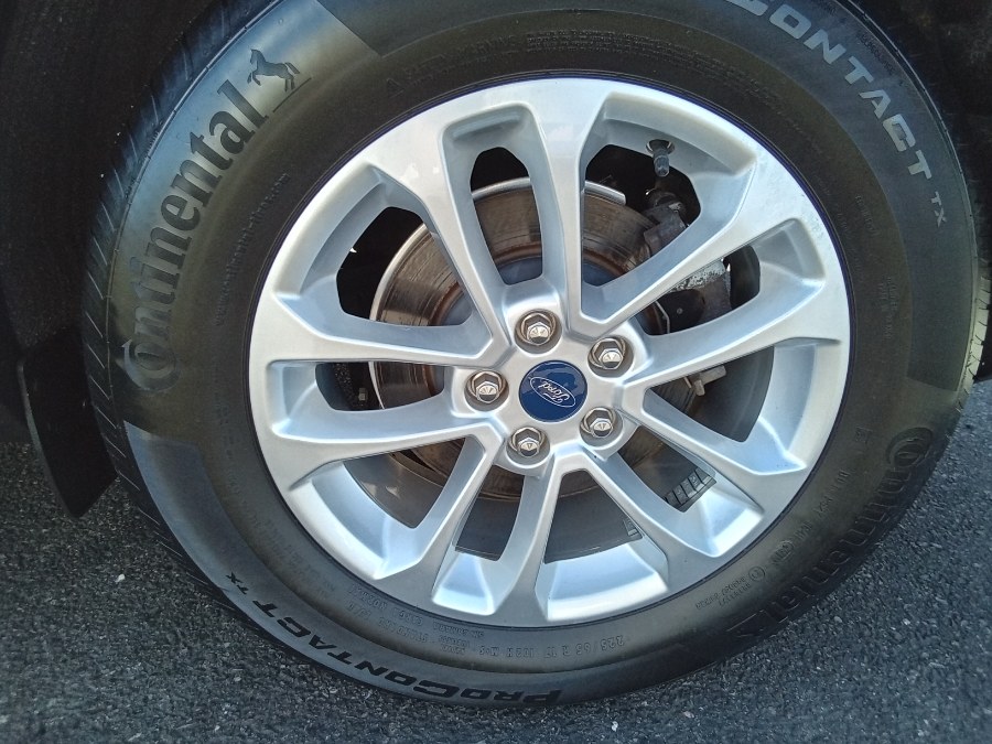 2020 Ford Escape SE AWD, available for sale in Irvington, New Jersey | NJ Used Cars Center. Irvington, New Jersey 2020 Ford Escape SE AWD, available for sale in Irvington, New Jersey | NJ Used Cars Center. Irvington, New Jersey