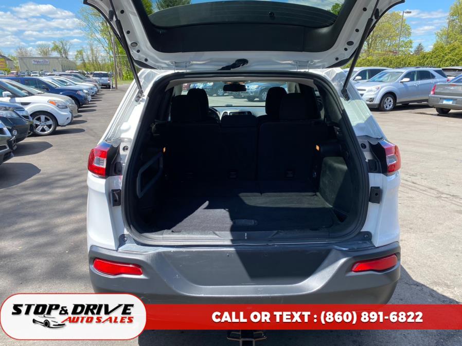 2017 Jeep Cherokee Latitude 4x4, available for sale in East Windsor, Connecticut | Stop & Drive Auto Sales. East Windsor, Connecticut 2017 Jeep Cherokee Latitude 4x4, available for sale in East Windsor, Connecticut | Stop & Drive Auto Sales. East Windsor, Connecticut