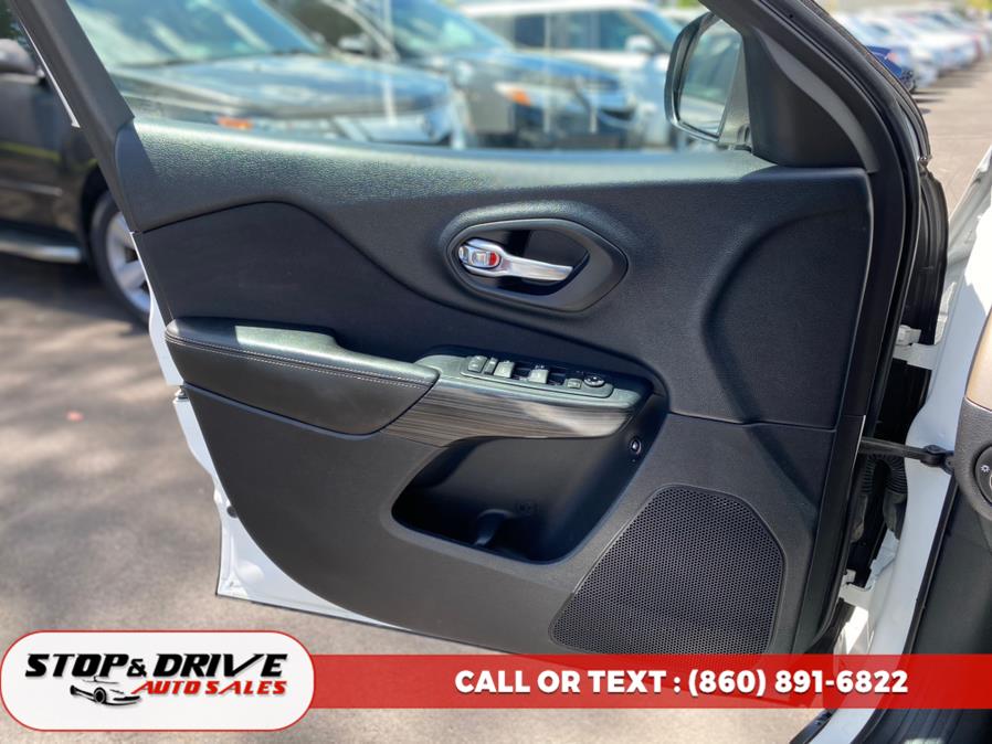 2017 Jeep Cherokee Latitude 4x4, available for sale in East Windsor, Connecticut | Stop & Drive Auto Sales. East Windsor, Connecticut 2017 Jeep Cherokee Latitude 4x4, available for sale in East Windsor, Connecticut | Stop & Drive Auto Sales. East Windsor, Connecticut