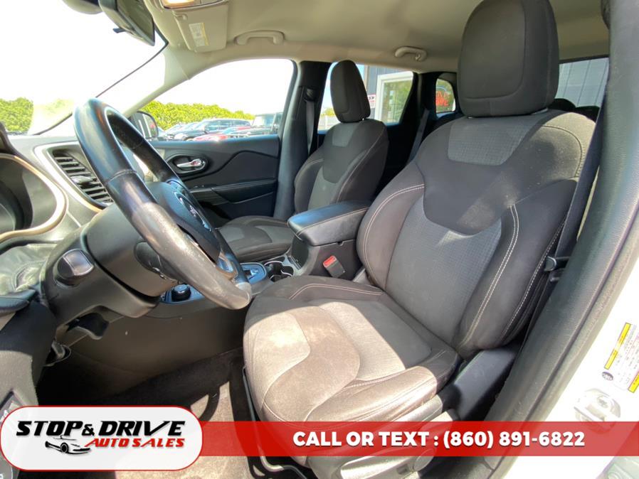 2017 Jeep Cherokee Latitude 4x4, available for sale in East Windsor, Connecticut | Stop & Drive Auto Sales. East Windsor, Connecticut 2017 Jeep Cherokee Latitude 4x4, available for sale in East Windsor, Connecticut | Stop & Drive Auto Sales. East Windsor, Connecticut