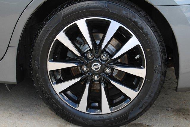 2018 Nissan Altima 2.5 SV, available for sale in Elmont, New York | NY Luxury Motors. Elmont, New York 2018 Nissan Altima 2.5 SV, available for sale in Elmont, New York | NY Luxury Motors. Elmont, New York