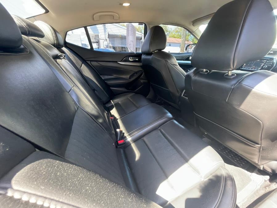 2017 Nissan Maxima SV 3.5L, available for sale in Irvington, New Jersey | Elis Motors Corp. Irvington, New Jersey 2017 Nissan Maxima SV 3.5L, available for sale in Irvington, New Jersey | Elis Motors Corp. Irvington, New Jersey