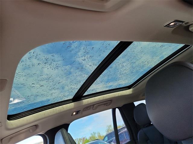 2016 Volvo Xc90 T6 Momentum, available for sale in Stratford, Connecticut | Wiz Leasing Inc. Stratford, Connecticut 2016 Volvo Xc90 T6 Momentum, available for sale in Stratford, Connecticut | Wiz Leasing Inc. Stratford, Connecticut