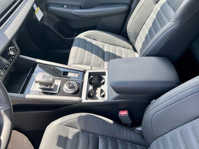 2023 Mitsubishi Outlander SE Black Edition, available for sale in Great Neck, New York | Camy Cars. Great Neck, New York 2023 Mitsubishi Outlander SE Black Edition, available for sale in Great Neck, New York | Camy Cars. Great Neck, New York