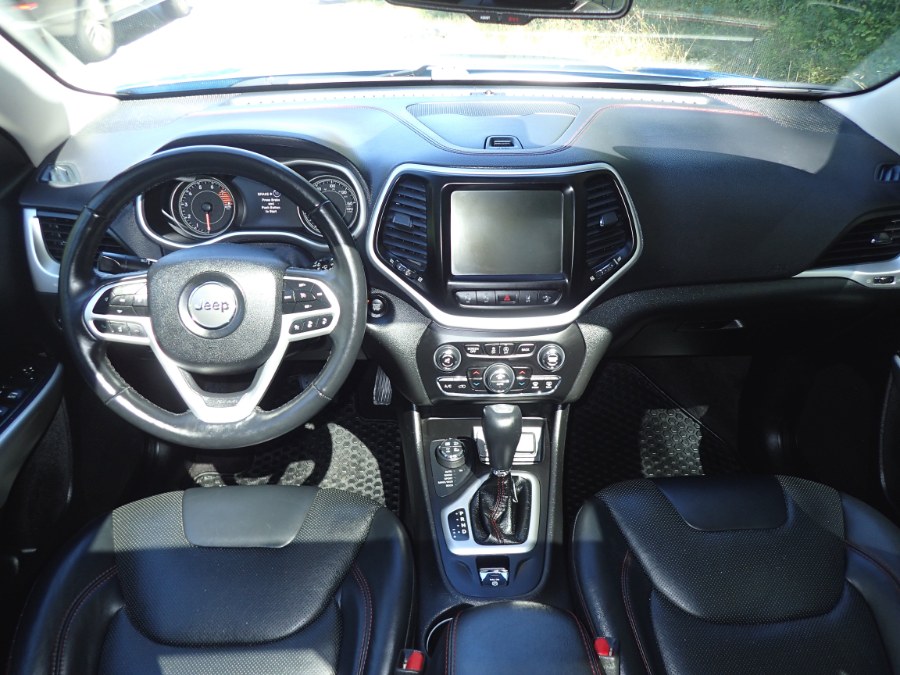 2018 Jeep Cherokee Trailhawk 4x4, available for sale in Storrs, Connecticut | Eagleville Motors. Storrs, Connecticut 2018 Jeep Cherokee Trailhawk 4x4, available for sale in Storrs, Connecticut | Eagleville Motors. Storrs, Connecticut