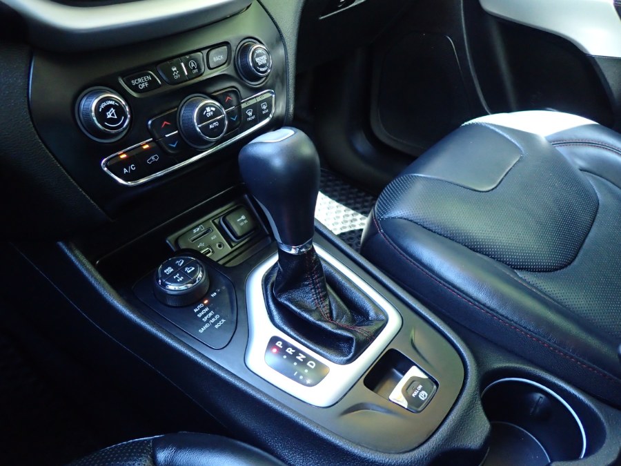 2018 Jeep Cherokee Trailhawk 4x4, available for sale in Storrs, Connecticut | Eagleville Motors. Storrs, Connecticut 2018 Jeep Cherokee Trailhawk 4x4, available for sale in Storrs, Connecticut | Eagleville Motors. Storrs, Connecticut