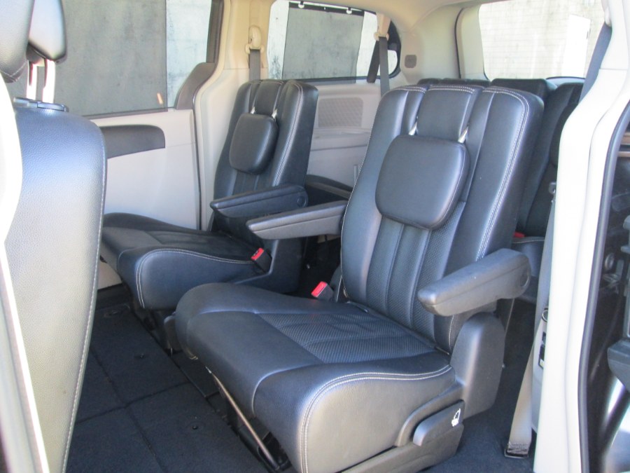 2015 Chrysler Town & Country 4dr Wgn Touring-L, available for sale in Levittown, Pennsylvania | Levittown Auto. Levittown, Pennsylvania 2015 Chrysler Town & Country 4dr Wgn Touring-L, available for sale in Levittown, Pennsylvania | Levittown Auto. Levittown, Pennsylvania