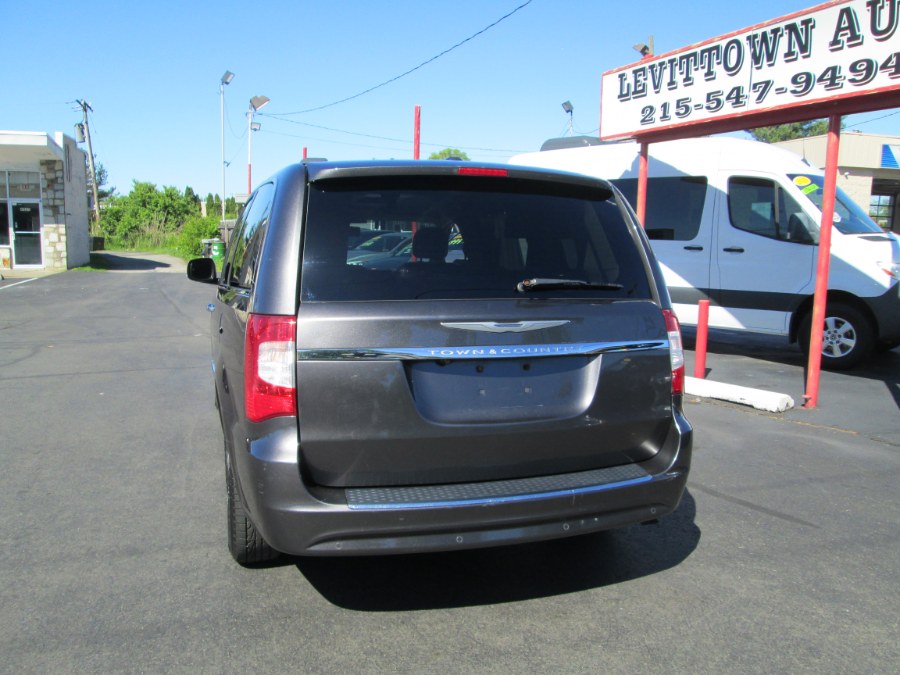 2015 Chrysler Town & Country 4dr Wgn Touring-L, available for sale in Levittown, Pennsylvania | Levittown Auto. Levittown, Pennsylvania 2015 Chrysler Town & Country 4dr Wgn Touring-L, available for sale in Levittown, Pennsylvania | Levittown Auto. Levittown, Pennsylvania