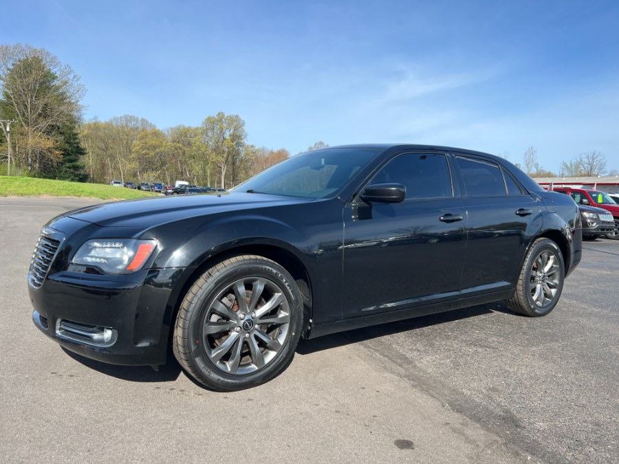2014 Chrysler 300 4dr Sdn 300S AWD, available for sale in Ortonville, Michigan | Marsh Auto Sales LLC. Ortonville, Michigan