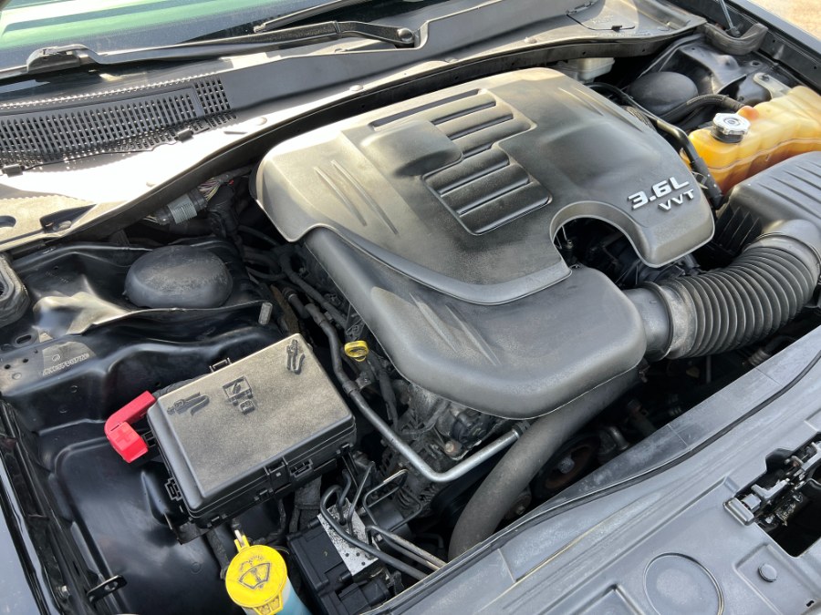 2014 Chrysler 300 4dr Sdn 300S AWD, available for sale in Ortonville, Michigan | Marsh Auto Sales LLC. Ortonville, Michigan 2014 Chrysler 300 4dr Sdn 300S AWD, available for sale in Ortonville, Michigan | Marsh Auto Sales LLC. Ortonville, Michigan