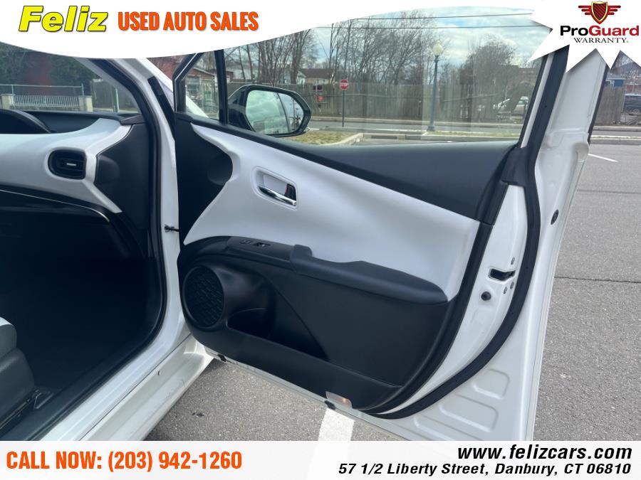 2016 Toyota Prius 5dr HB Two (Natl), available for sale in Danbury, Connecticut | Feliz Used Auto Sales. Danbury, Connecticut 2016 Toyota Prius 5dr HB Two (Natl), available for sale in Danbury, Connecticut | Feliz Used Auto Sales. Danbury, Connecticut