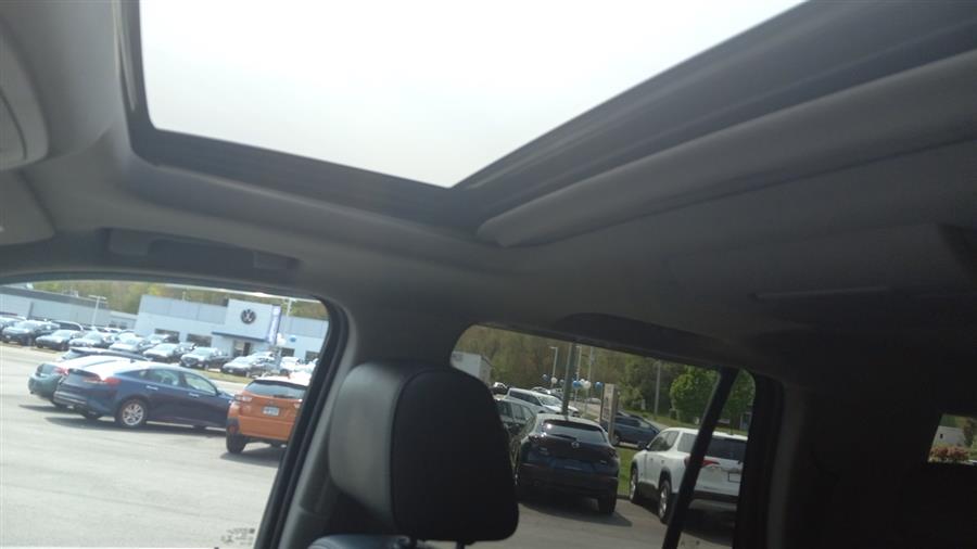 2020 Chevrolet Tahoe 4WD 4dr LT, available for sale in Old Saybrook, Connecticut | Saybrook Auto Barn. Old Saybrook, Connecticut 2020 Chevrolet Tahoe 4WD 4dr LT, available for sale in Old Saybrook, Connecticut | Saybrook Auto Barn. Old Saybrook, Connecticut