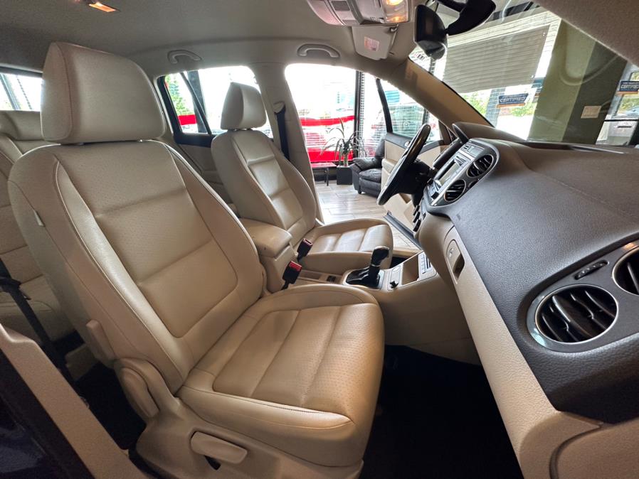 2016 Volkswagen Tiguan 4MOTION 4dr Auto S, available for sale in West Hartford, Connecticut | AutoMax. West Hartford, Connecticut 2016 Volkswagen Tiguan 4MOTION 4dr Auto S, available for sale in West Hartford, Connecticut | AutoMax. West Hartford, Connecticut