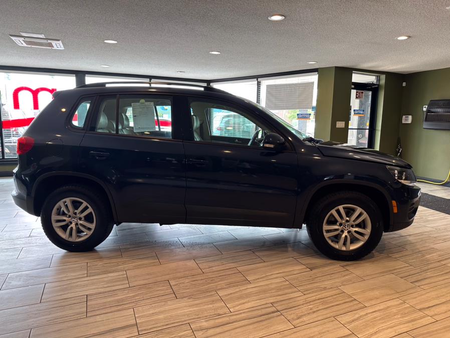2016 Volkswagen Tiguan 4MOTION 4dr Auto S, available for sale in West Hartford, Connecticut | AutoMax. West Hartford, Connecticut 2016 Volkswagen Tiguan 4MOTION 4dr Auto S, available for sale in West Hartford, Connecticut | AutoMax. West Hartford, Connecticut