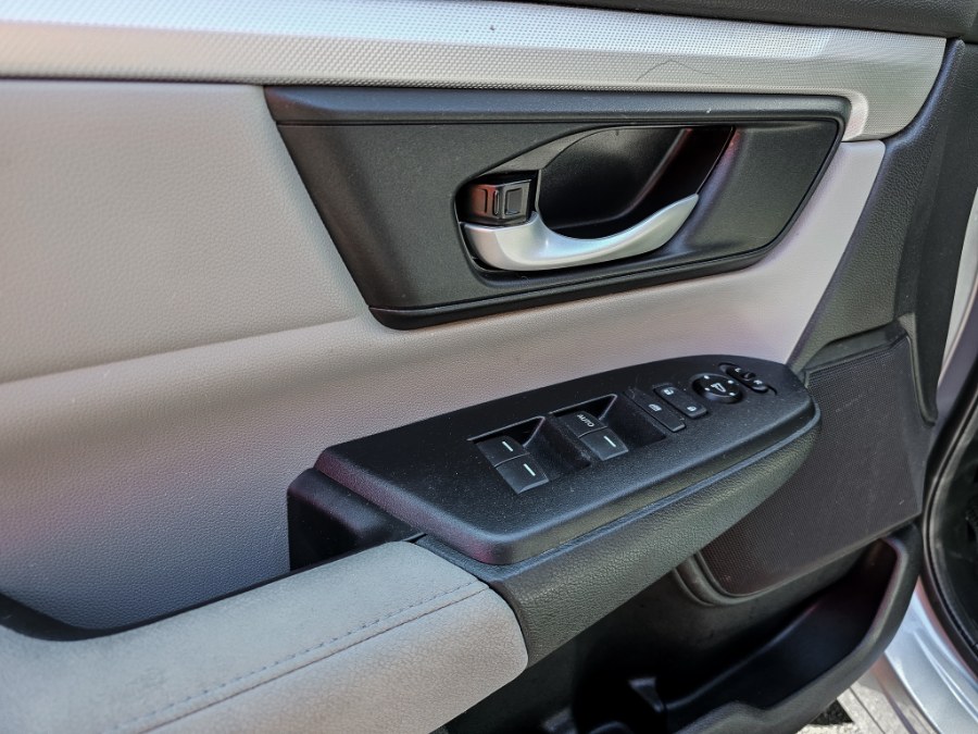 2017 Honda CR-V LX AWD, available for sale in Newark, New Jersey | RT Auto Center LLC. Newark, New Jersey 2017 Honda CR-V LX AWD, available for sale in Newark, New Jersey | RT Auto Center LLC. Newark, New Jersey