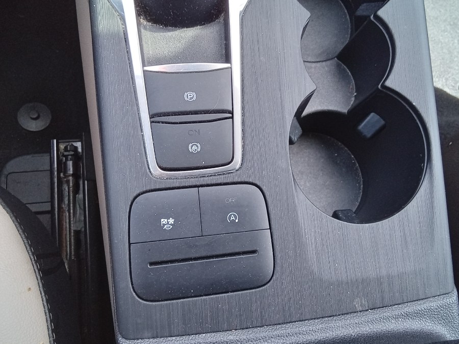 2021 Ford Escape SEL FWD, available for sale in Irvington, New Jersey | NJ Used Cars Center. Irvington, New Jersey 2021 Ford Escape SEL FWD, available for sale in Irvington, New Jersey | NJ Used Cars Center. Irvington, New Jersey