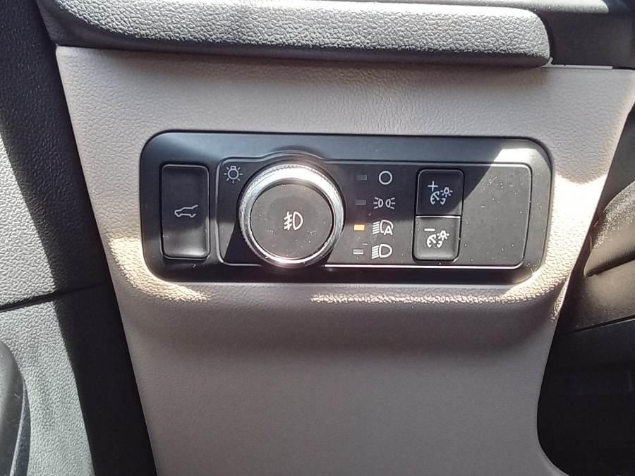 2021 Ford Escape SEL FWD, available for sale in Irvington, New Jersey | NJ Used Cars Center. Irvington, New Jersey 2021 Ford Escape SEL FWD, available for sale in Irvington, New Jersey | NJ Used Cars Center. Irvington, New Jersey