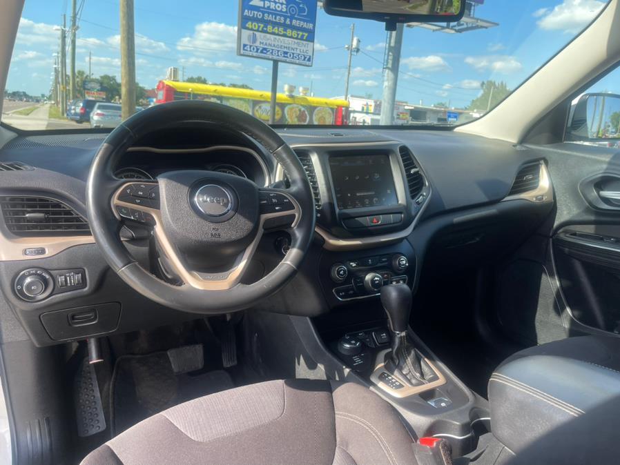 2015 Jeep Cherokee 4WD 4dr Latitude, available for sale in Orlando, Florida | 2 Car Pros. Orlando, Florida 2015 Jeep Cherokee 4WD 4dr Latitude, available for sale in Orlando, Florida | 2 Car Pros. Orlando, Florida