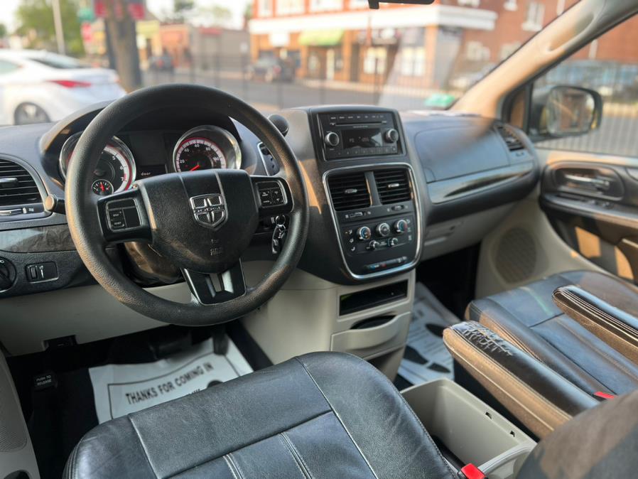 2016 Dodge Grand Caravan 4dr Wgn SE, available for sale in Springfield, Massachusetts | Jordan Auto Sales. Springfield, Massachusetts 2016 Dodge Grand Caravan 4dr Wgn SE, available for sale in Springfield, Massachusetts | Jordan Auto Sales. Springfield, Massachusetts