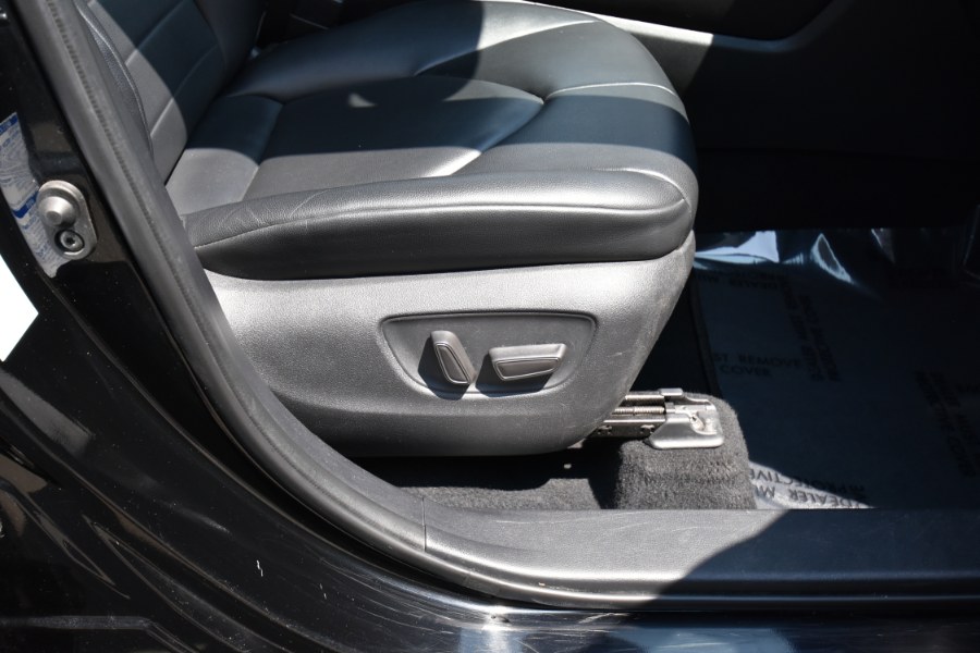 2021 Toyota Highlander XLE AWD, available for sale in Waterbury, Connecticut | Highline Car Connection. Waterbury, Connecticut 2021 Toyota Highlander XLE AWD, available for sale in Waterbury, Connecticut | Highline Car Connection. Waterbury, Connecticut