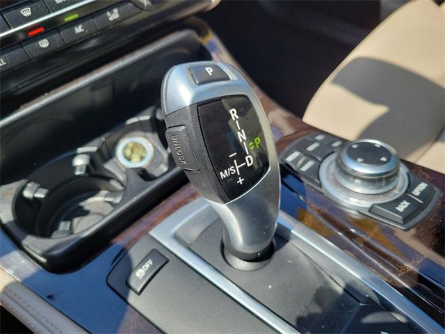 2013 BMW 5 Series 550i xDrive, available for sale in Stratford, Connecticut | Wiz Leasing Inc. Stratford, Connecticut 2013 BMW 5 Series 550i xDrive, available for sale in Stratford, Connecticut | Wiz Leasing Inc. Stratford, Connecticut