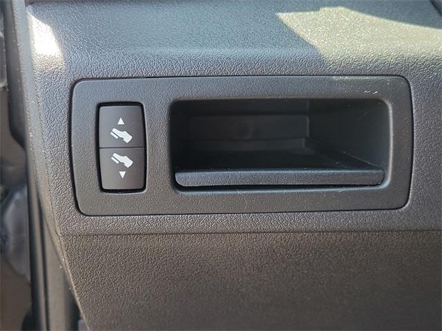 2010 Jeep Grand Cherokee Laredo, available for sale in Stratford, Connecticut | Wiz Leasing Inc. Stratford, Connecticut 2010 Jeep Grand Cherokee Laredo, available for sale in Stratford, Connecticut | Wiz Leasing Inc. Stratford, Connecticut