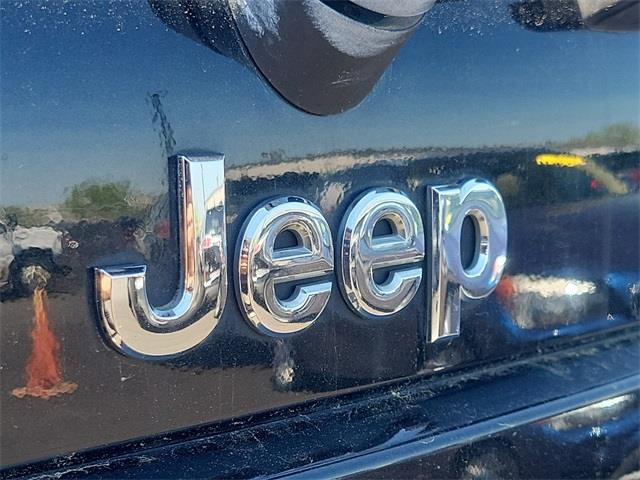 2010 Jeep Grand Cherokee Laredo, available for sale in Stratford, Connecticut | Wiz Leasing Inc. Stratford, Connecticut 2010 Jeep Grand Cherokee Laredo, available for sale in Stratford, Connecticut | Wiz Leasing Inc. Stratford, Connecticut